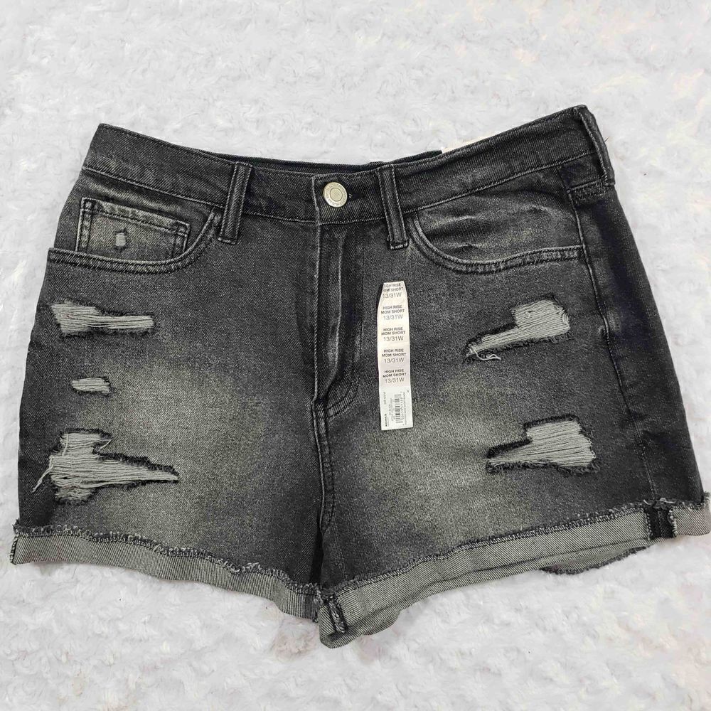 SO High Rise Mom Short Size 13 31W